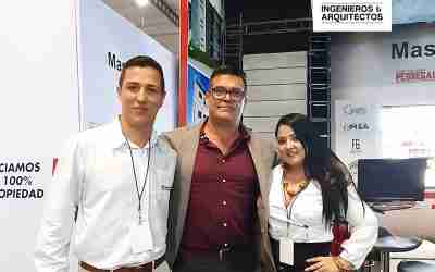 Arq. Gilberth Sánchez y la Arq. Cindy, en compañía de nuestro director comercial Mauricio Acuña